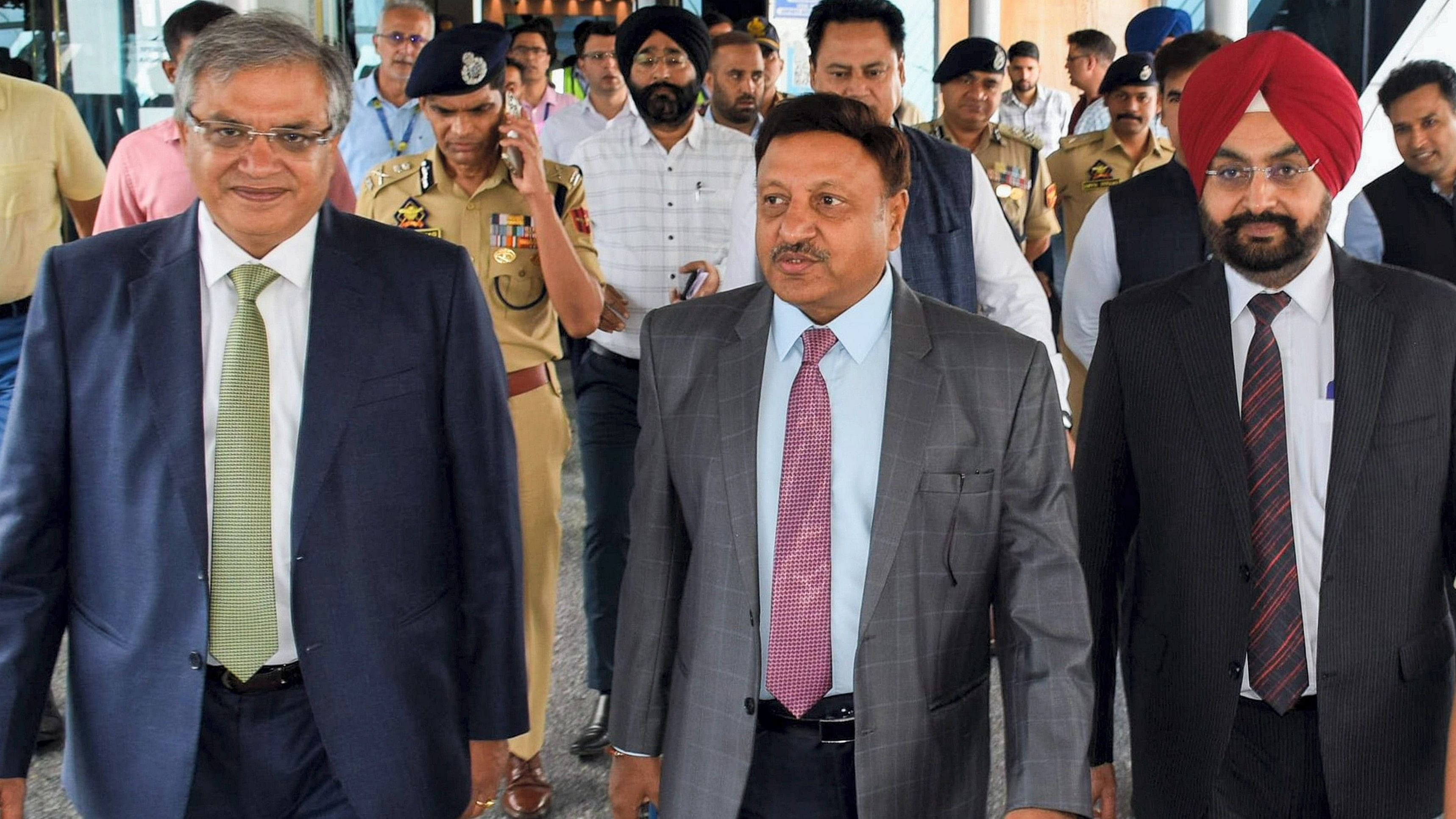 <div class="paragraphs"><p>An ECI delegation led by Chief Election Commissioner Rajiv Kumar and Election Commissioners Gyanesh Kumar and Dr. SS Sandhu arrives at Srinagar to review poll preparedness in Jammu and Kashmir.</p></div>